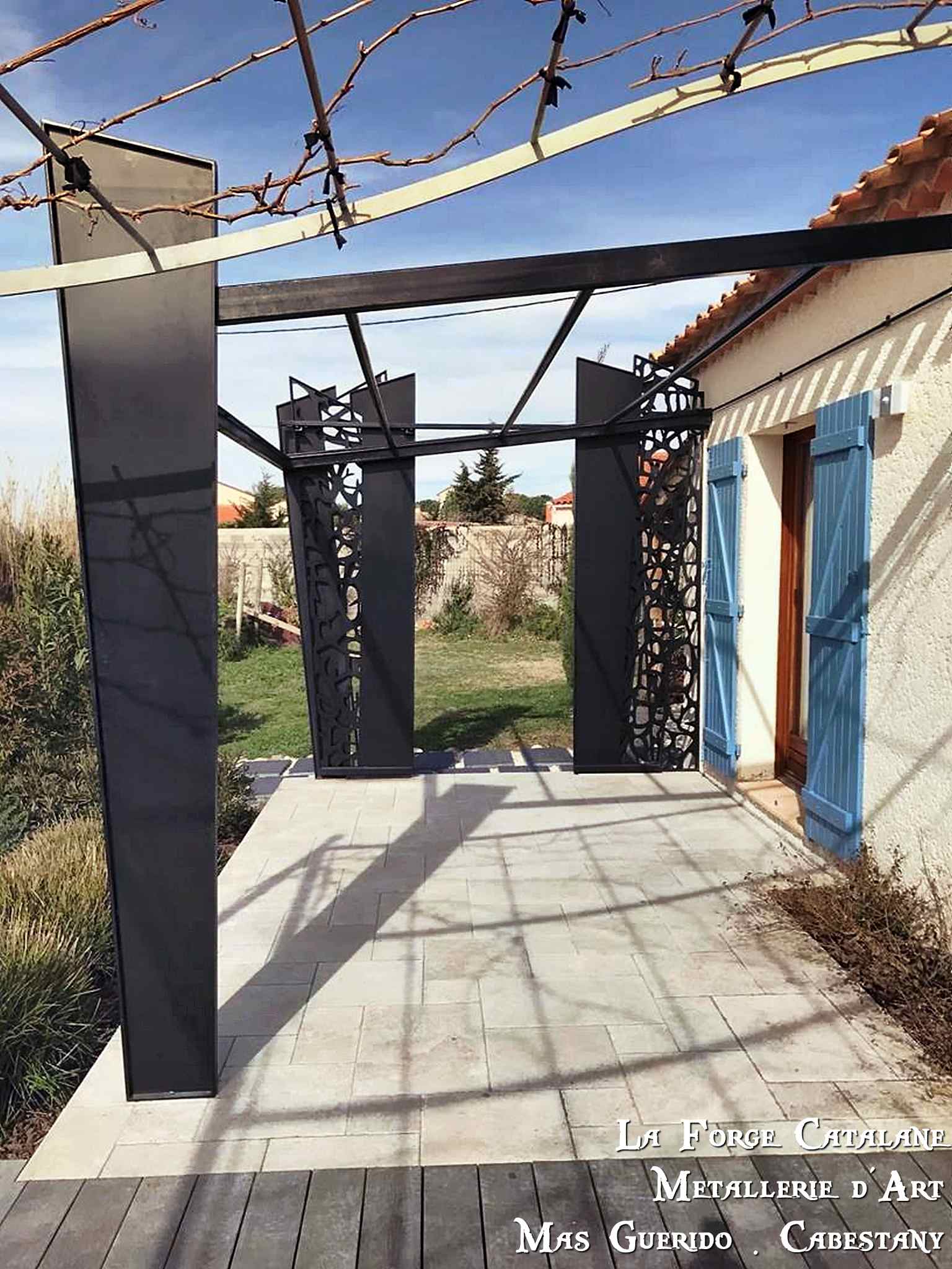 paroi laterale de pergola decoupe laser forge catalane 3.jpg